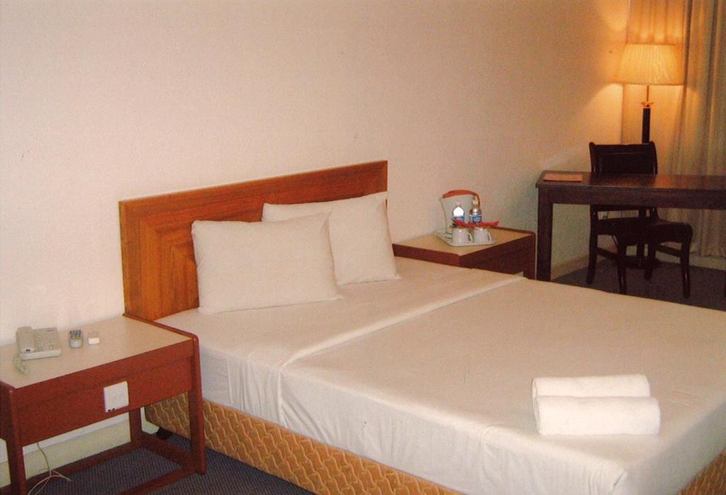 Folkmeldrum Hotel Johor Bahru Exterior foto
