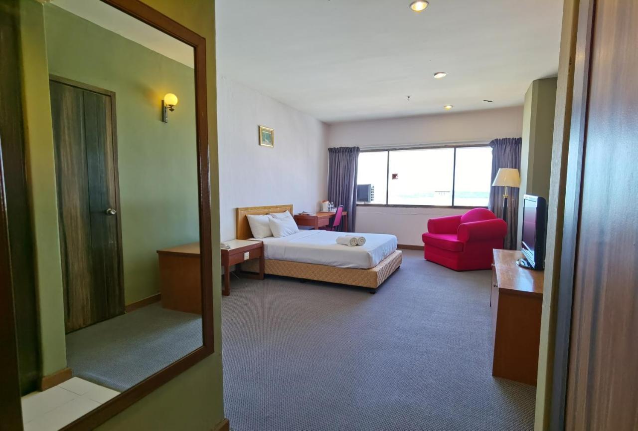 Folkmeldrum Hotel Johor Bahru Exterior foto